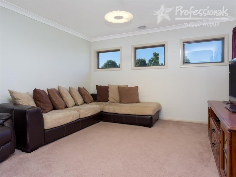 37 Boree Avenue, Forest Hill NSW 2651