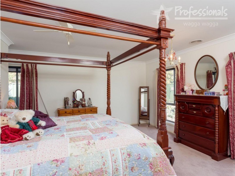 37 Boree Avenue, Forest Hill NSW 2651