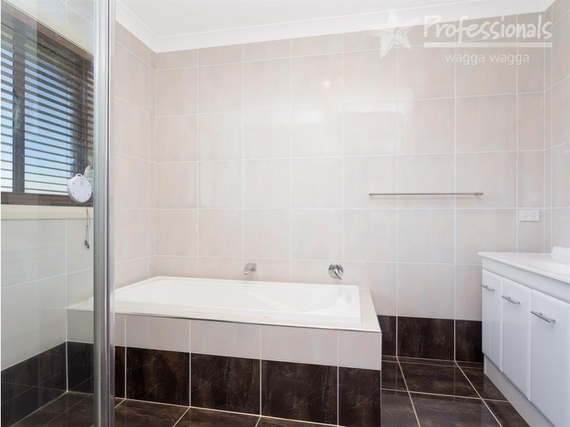 37 Boree Avenue, Forest Hill NSW 2651