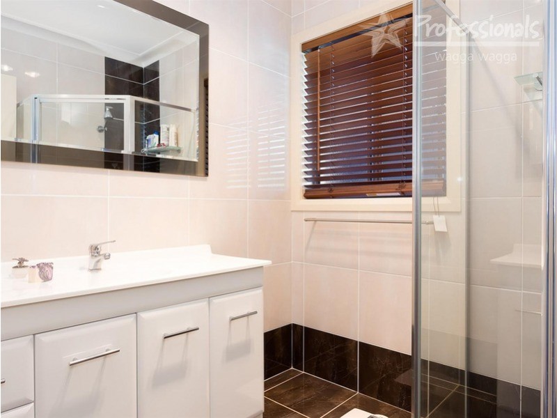 37 Boree Avenue, Forest Hill NSW 2651