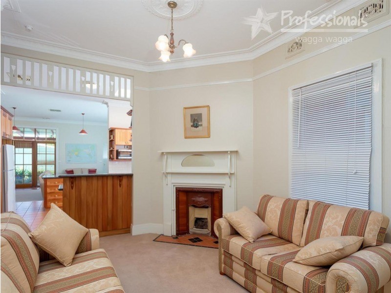 37 Thorne Street, Wagga Wagga NSW 2650