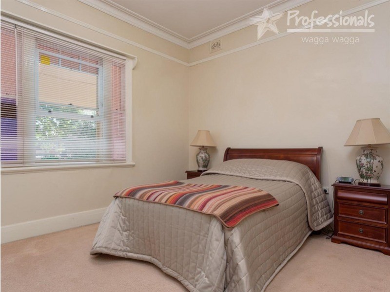 37 Thorne Street, Wagga Wagga NSW 2650