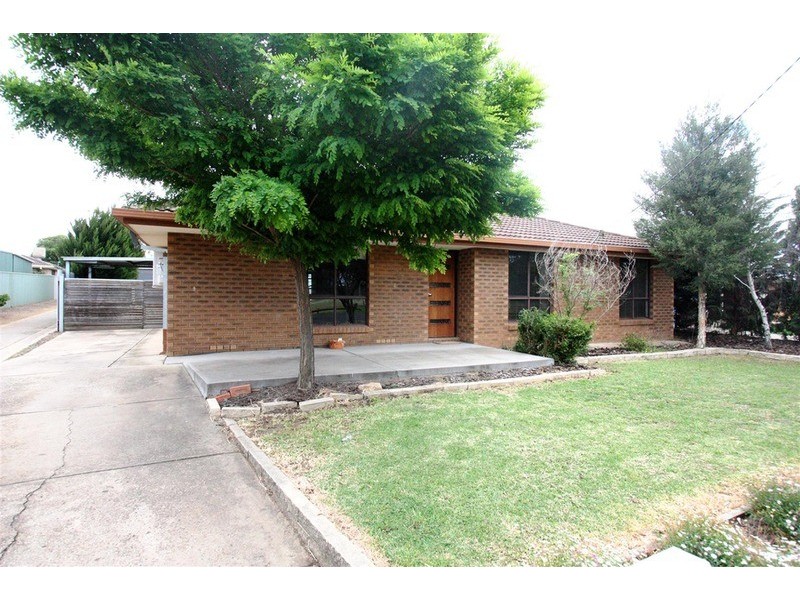 28 Forrest Street, Lake Albert NSW 2650