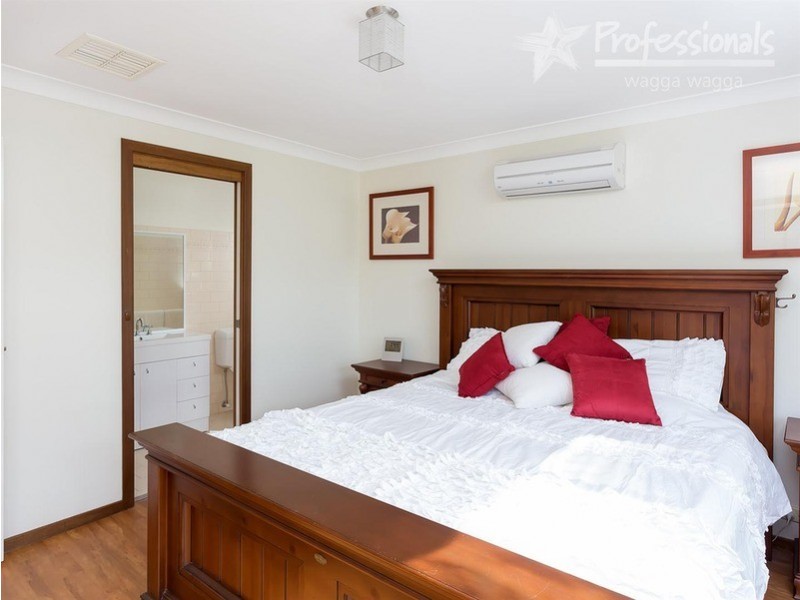 11 Wilgoma Street, Bourkelands NSW 2650