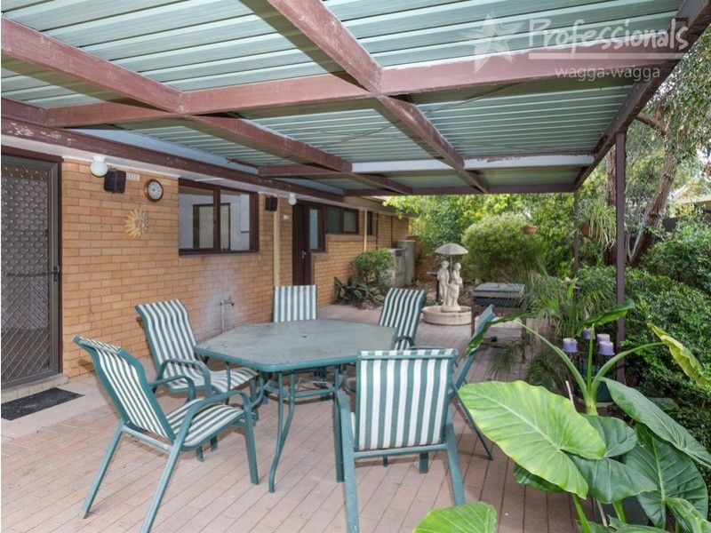 3 Oleander  Crescent, Lake Albert NSW 2650