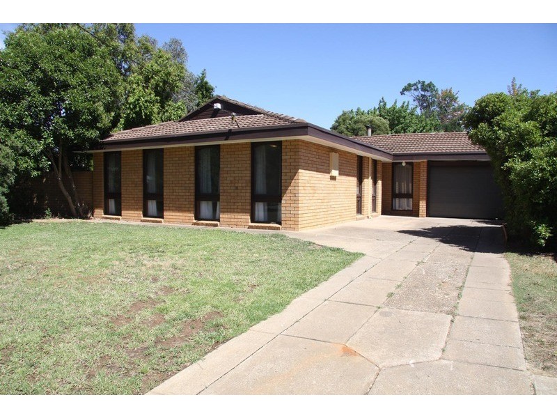 3 Oleander  Crescent, Lake Albert NSW 2650