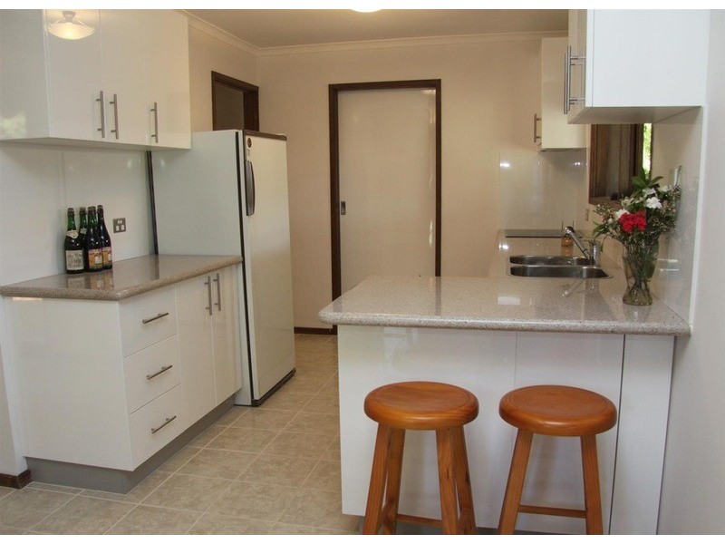 3 Oleander  Crescent, Lake Albert NSW 2650