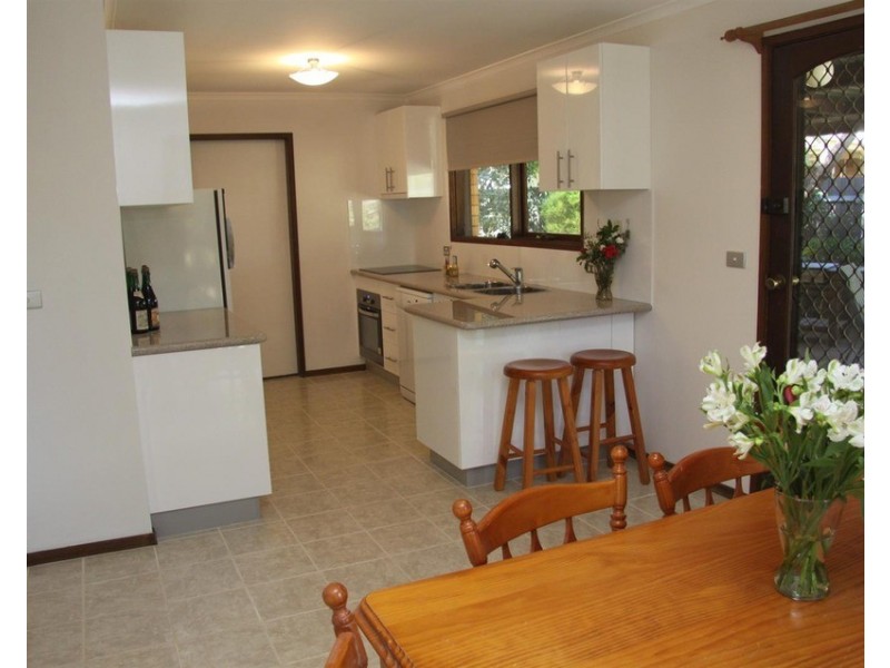3 Oleander  Crescent, Lake Albert NSW 2650