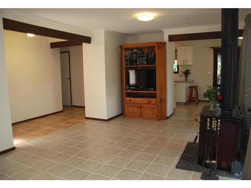 3 Oleander  Crescent, Lake Albert NSW 2650