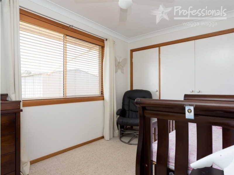 28 Kirrang Avenue, Glenfield Park NSW 2650