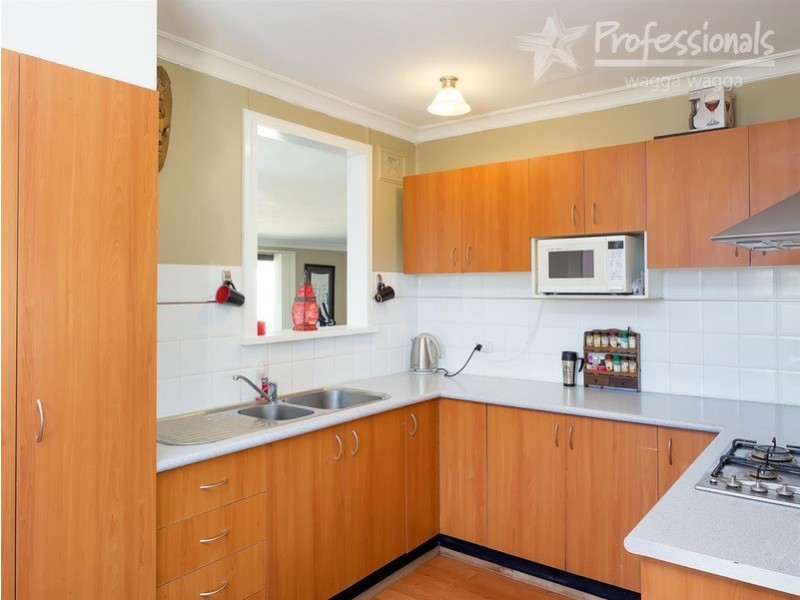 125 Bourke  Street, Mount Austin NSW 2650