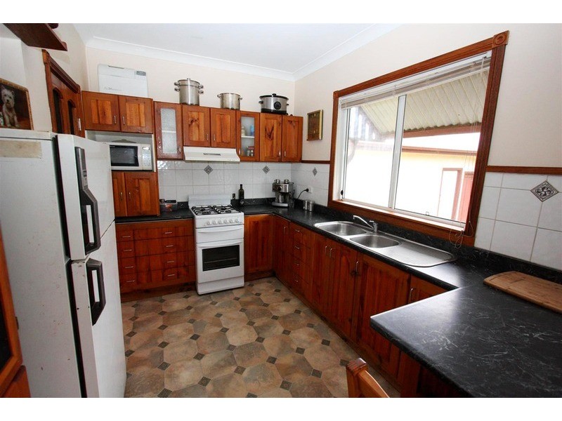 24 The Boulevarde, Kooringal NSW 2650