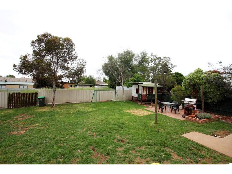 24 The Boulevarde, Kooringal NSW 2650