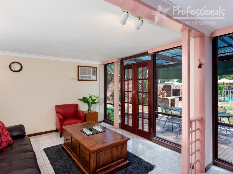 44 Main Street, Lake Albert NSW 2650