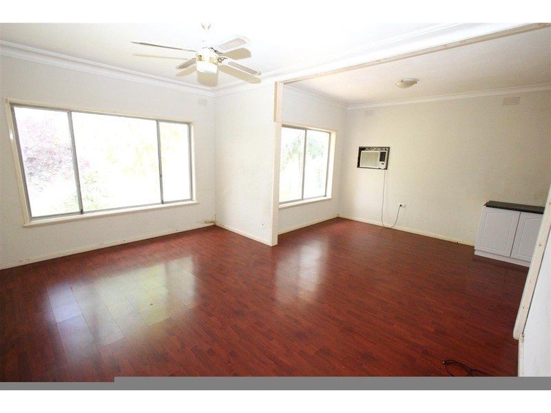 18 Willow Street, Kooringal NSW 2650