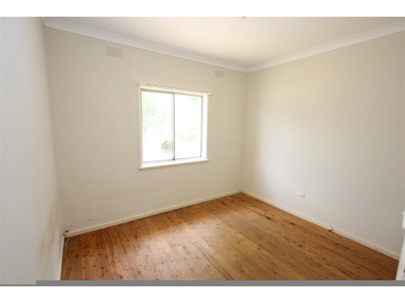 18 Willow Street, Kooringal NSW 2650