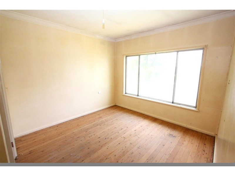 18 Willow Street, Kooringal NSW 2650