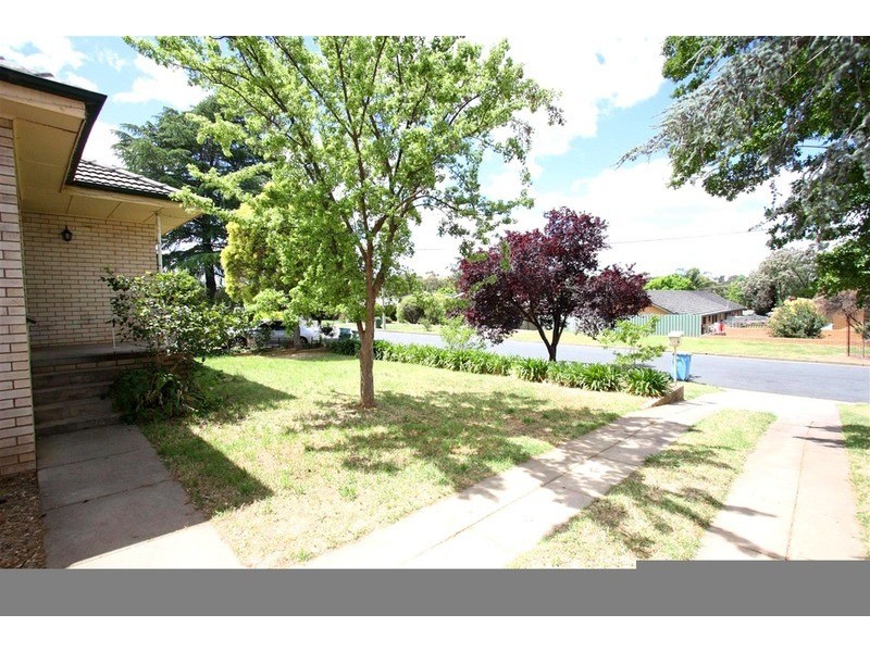 18 Willow Street, Kooringal NSW 2650