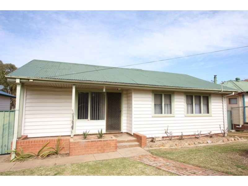 34 Gilmore Street, Mount Austin NSW 2650