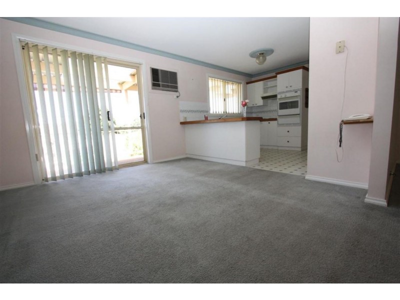 1/5 Minchin Place, Kooringal NSW 2650