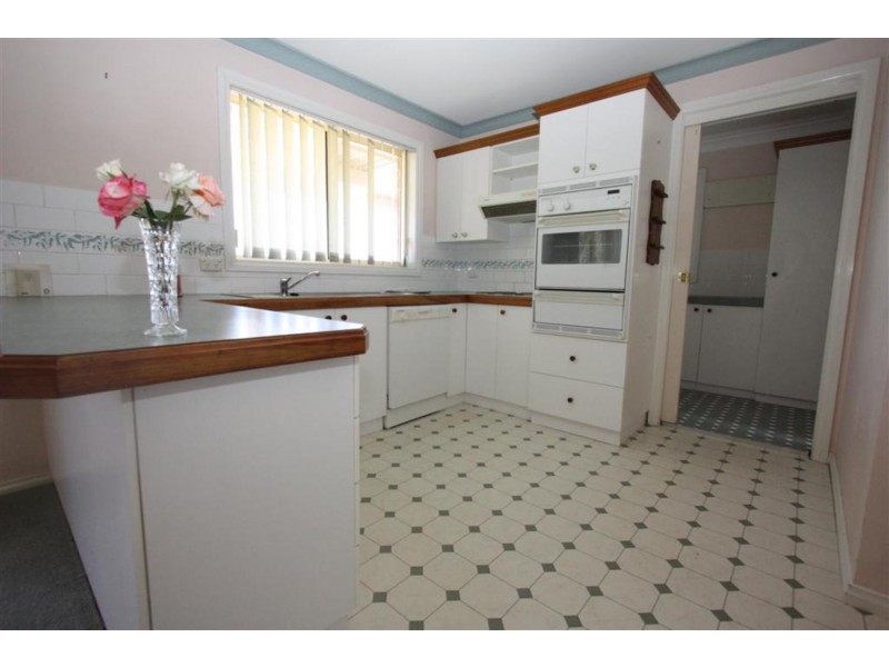 1/5 Minchin Place, Kooringal NSW 2650