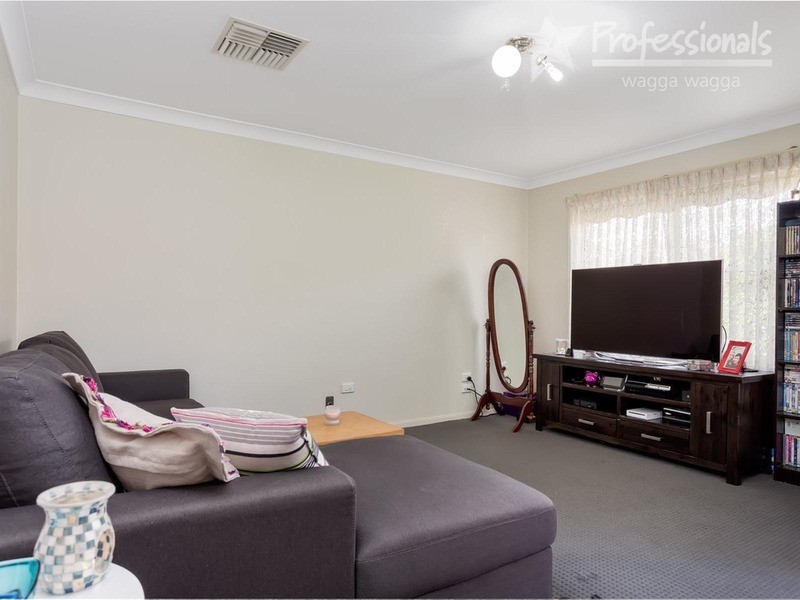 23/11 Crampton  Street, Wagga Wagga NSW 2650