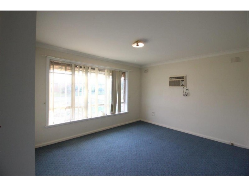 4 Walteela Avenue, Turvey Park NSW 2650