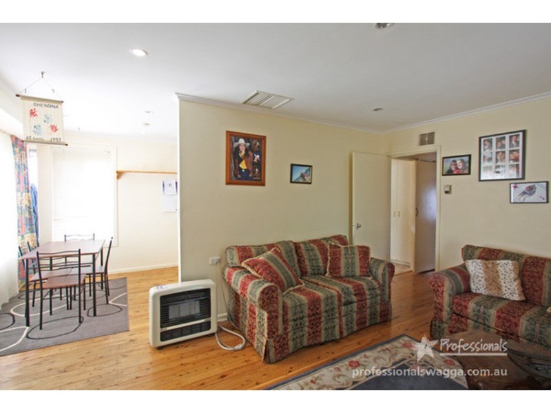 4 Bardia Street, Wagga Wagga NSW 2650