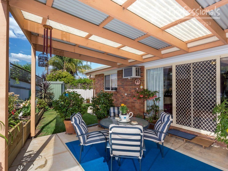 1/4 Minchin Place, Kooringal NSW 2650