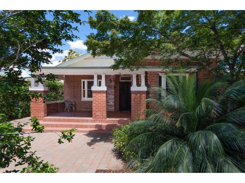 16 Lindsay Street, Turvey Park NSW 2650
