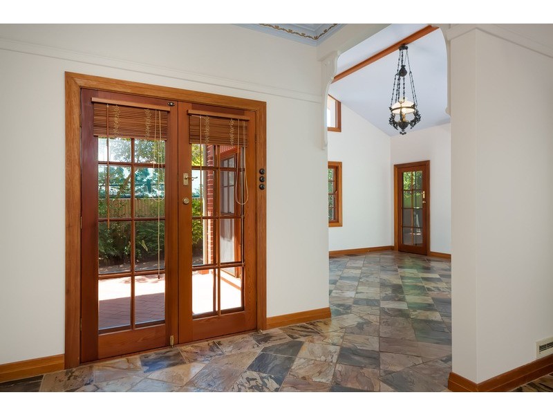 16 Lindsay Street, Turvey Park NSW 2650