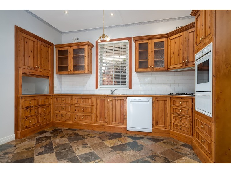 16 Lindsay Street, Turvey Park NSW 2650