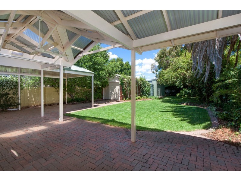 16 Lindsay Street, Turvey Park NSW 2650