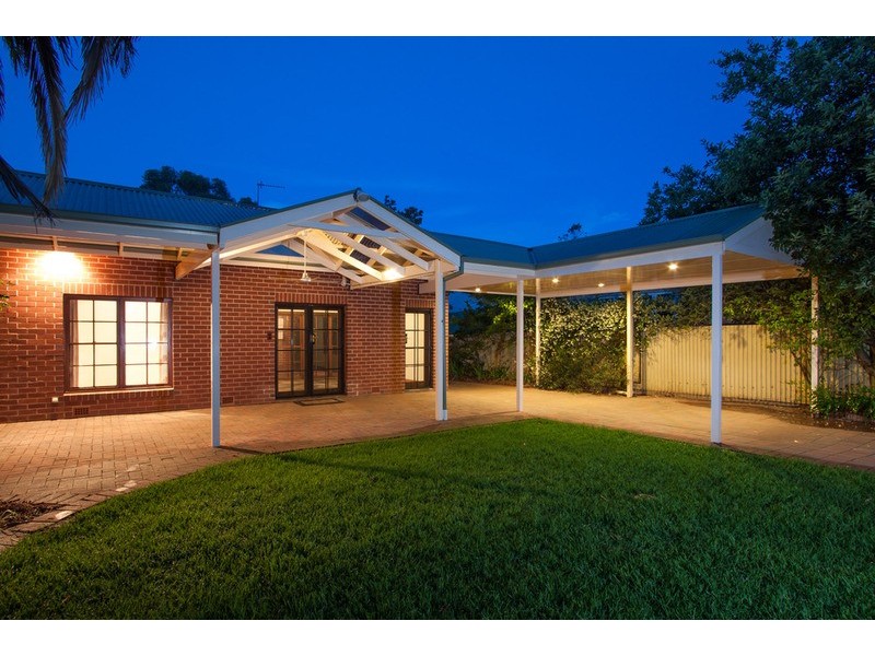 16 Lindsay Street, Turvey Park NSW 2650