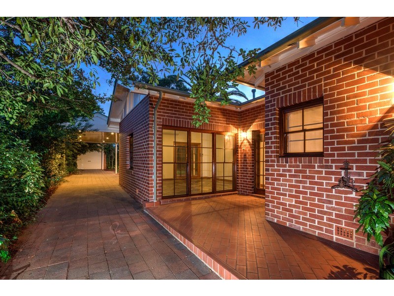 16 Lindsay Street, Turvey Park NSW 2650