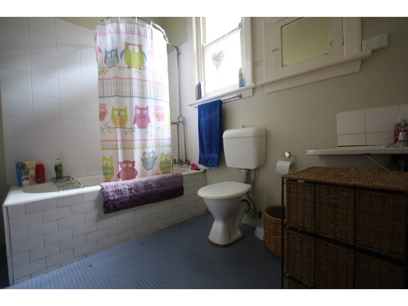 18 The Esplanade, Wagga Wagga NSW 2650