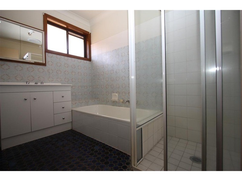 16 Wren Street, Wagga Wagga NSW 2650