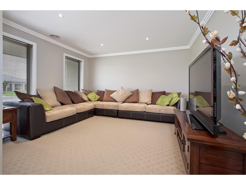 7 Warambee Street, Glenfield Park NSW 2650
