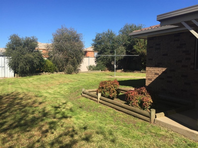 48 Dalman Parkway, Glenfield Park NSW 2650