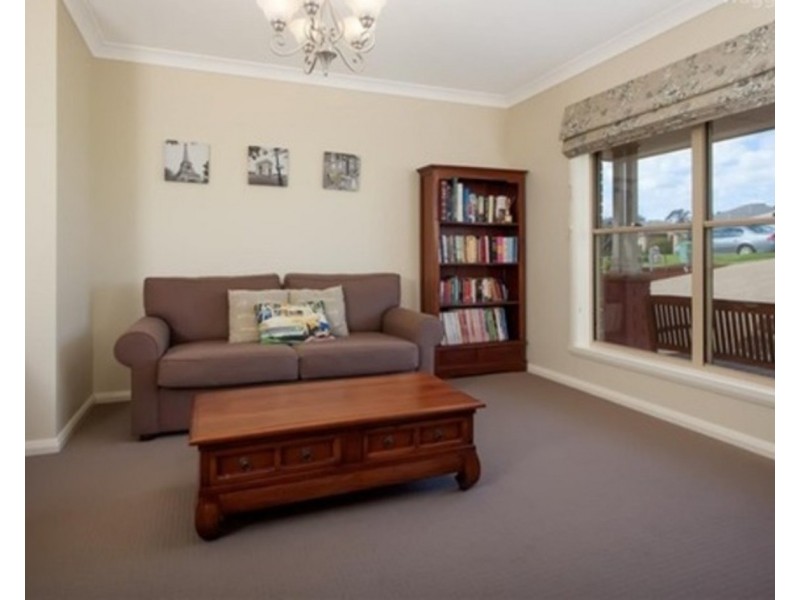 50 Kaloona Drive, Bourkelands NSW 2650