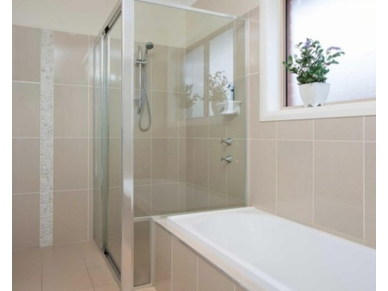 50 Kaloona Drive, Bourkelands NSW 2650