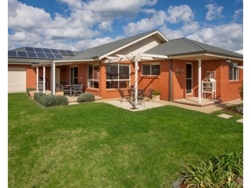 50 Kaloona Drive, Bourkelands NSW 2650
