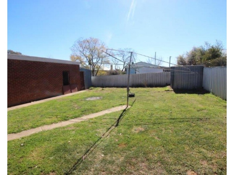 7 Beltana Avenue, Mount Austin NSW 2650