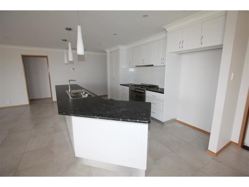 16 Samson Avenue, Wagga Wagga NSW 2650