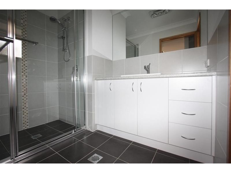 16 Samson Avenue, Wagga Wagga NSW 2650