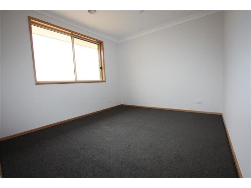 16 Samson Avenue, Wagga Wagga NSW 2650