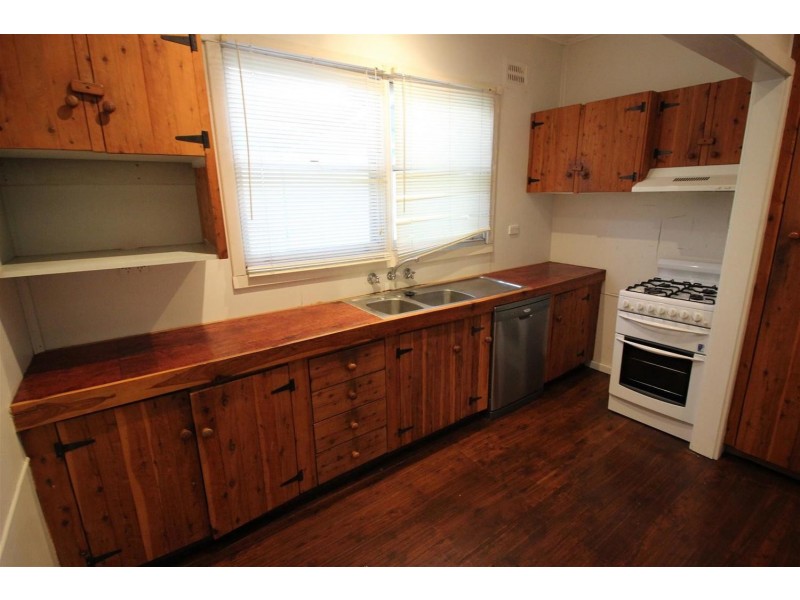 146 Fernleigh Road, Mount Austin NSW 2650