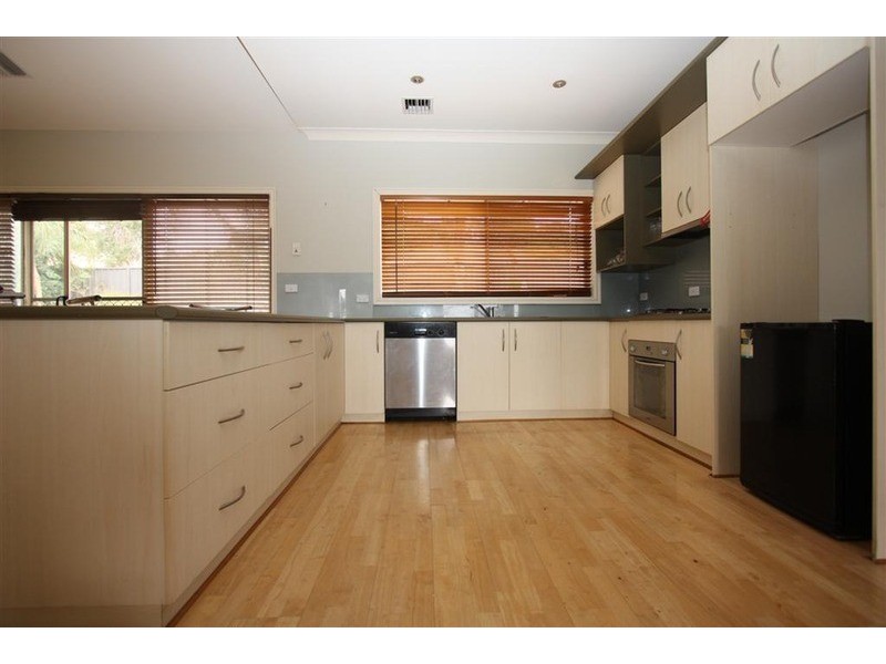 18 Stellway Close, Wagga Wagga NSW 2650