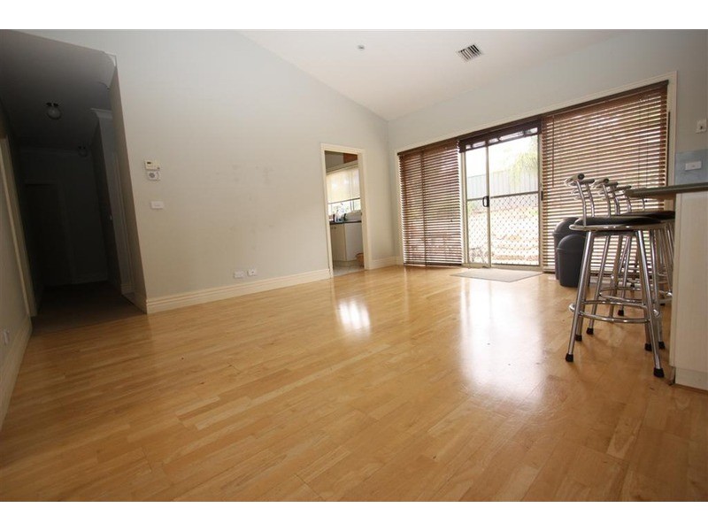 18 Stellway Close, Wagga Wagga NSW 2650