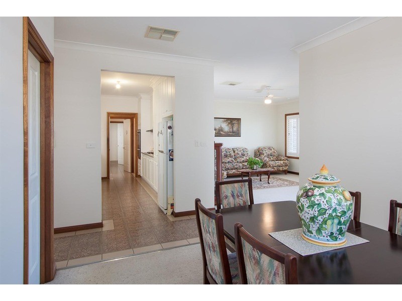 8 Tamar  Drive, Tatton NSW 2650